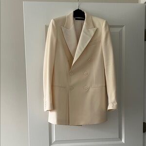 Chic Cream Blazer